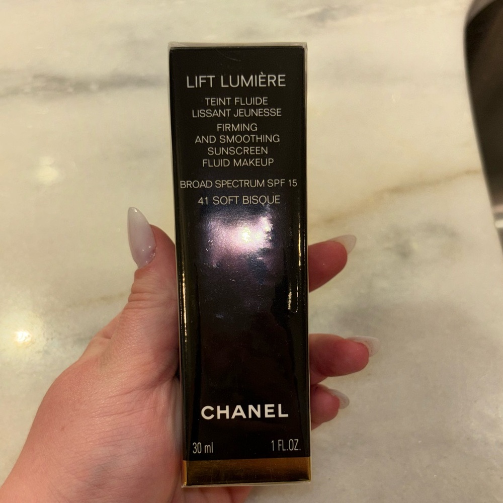 Lift Lumiere Foundation